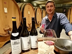 I vini di Langa degustati assieme all'enologo Andrea Depliant