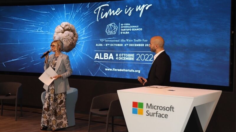 GATES ARRAFFA ANCHE IL TARTUFO BIANCO D’ALBA. La Perla di Langa presentata a Milano da Microsoft