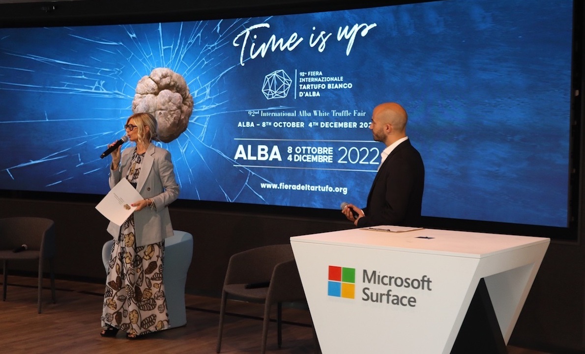 GATES ARRAFFA ANCHE IL TARTUFO BIANCO D’ALBA. La Perla di Langa presentata a Milano da Microsoft