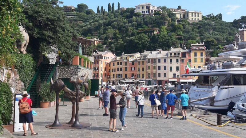 A PORTOFINO I TRE PESCI DI NINO VENTURA. Inaugurazione della Suggestiva Scultura nel Museo del Parco